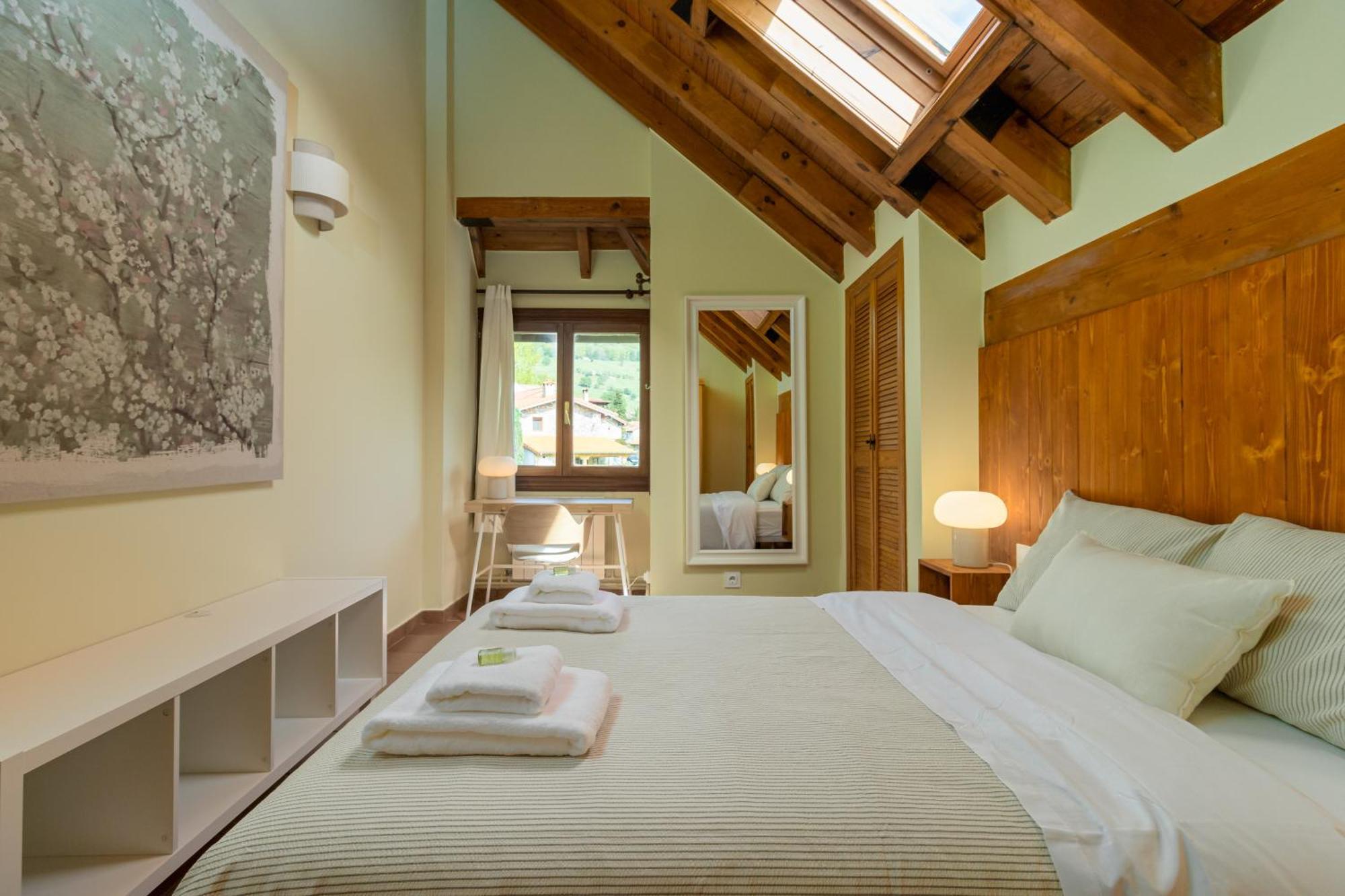Casa Velasco * Esles