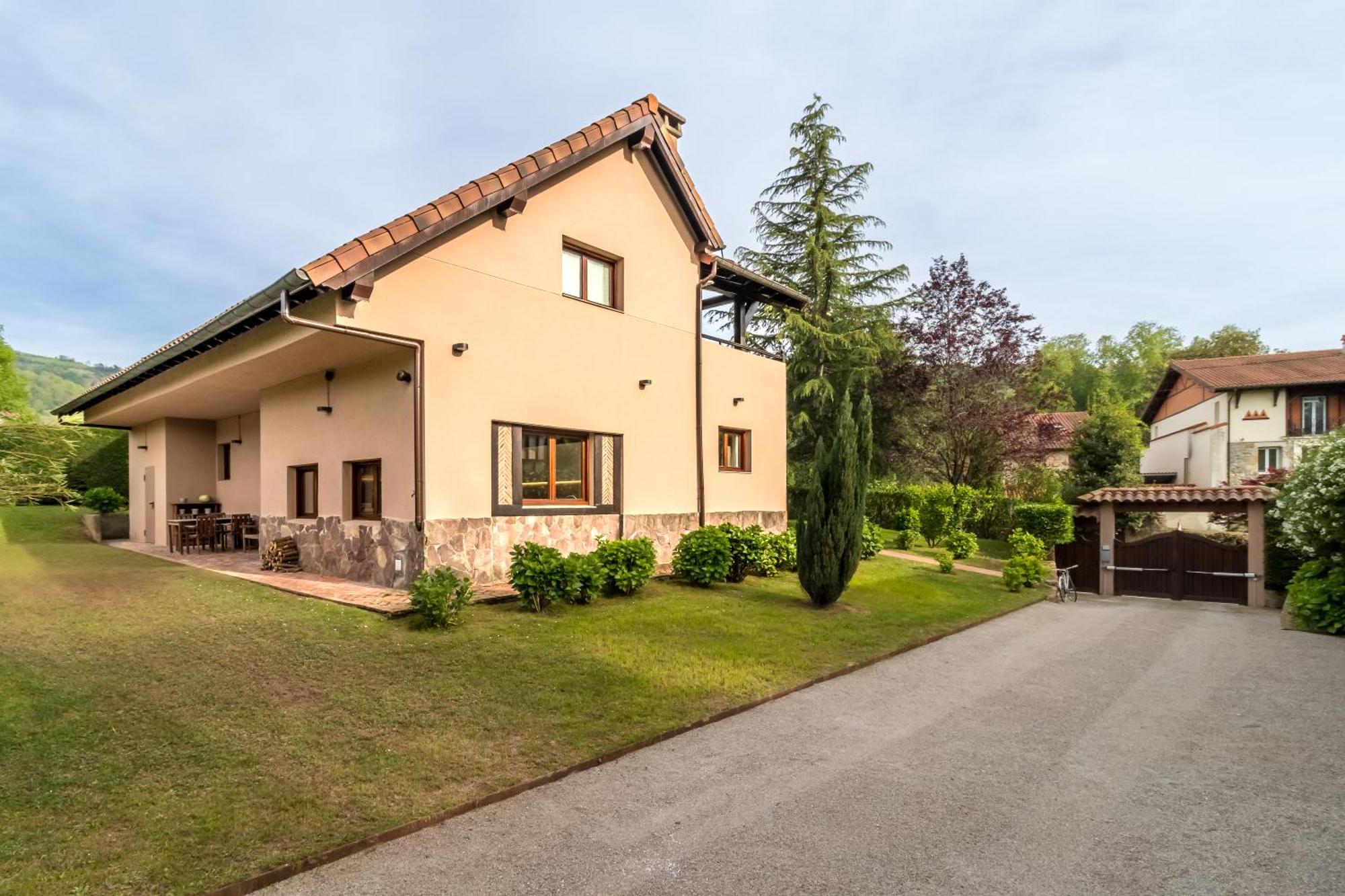 Casa Velasco Villa *