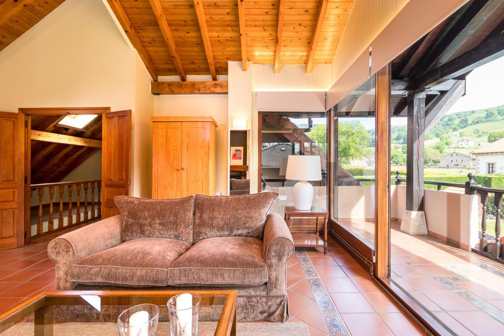 Casa Velasco Villa Esles